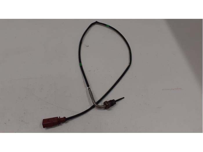 Gebruikte Uitlaat temperatuursensor Volkswagen Caddy III (2KA,2KH,2CA,2CH) 2.0 TDI 16V Prijs € 35,00 Margeregeling aangeboden door Autodemontage van de Laar