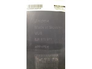 Gebruikte Slijkweerder Skoda Fabia II (5J) 1.2 TDI 12V Greenline Prijs € 25,00 Margeregeling aangeboden door Autodemontage van de Laar