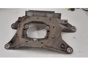 Gebruikte Versnellingsbak Steun Audi A4 Avant (B8) 2.0 TFSI 16V Prijs € 50,00 Margeregeling aangeboden door Autodemontage van de Laar