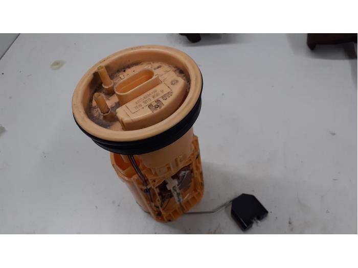 Gebruikte Tank element Pomp Volkswagen Transporter/Caravelle T5 2.0 TDI DRF Prijs € 100,00 Margeregeling aangeboden door Autodemontage van de Laar