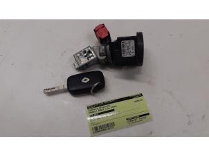 Gebruikte Kontaktslot + Sleutel Renault Modus/Grand Modus (JP) 1.5 dCi 65 FAP Prijs € 50,00 Margeregeling aangeboden door Autodemontage van de Laar