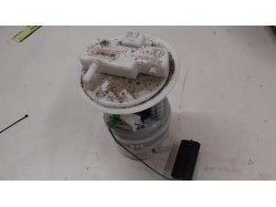 Gebruikte Benzinepomp Dacia Sandero II 1.0 Sce 12V Prijs € 80,00 Margeregeling aangeboden door Autodemontage van de Laar