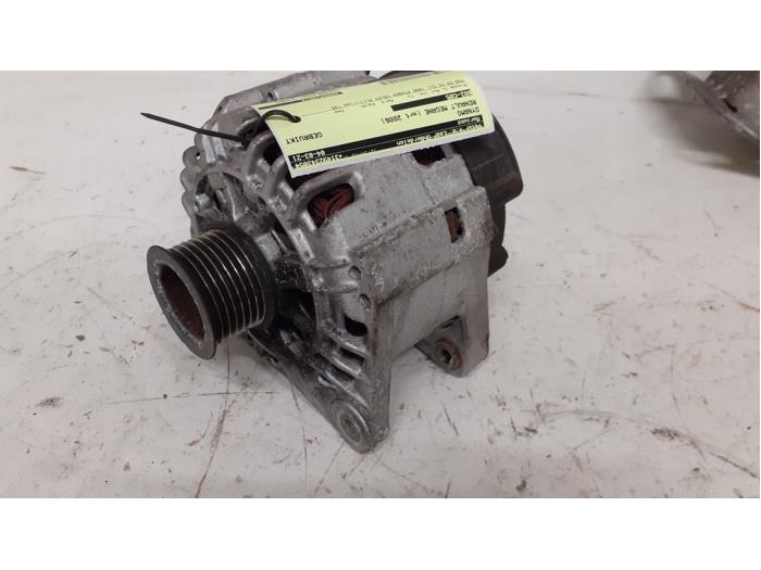 Gebruikte Alternator Renault Grand Scénic II (JM) 1.9 dCi 130 Prijs € 50,00 Margeregeling aangeboden door Autodemontage van de Laar
