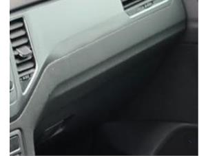 Gebruikte Dashboardkastje Volkswagen Golf Sportsvan (AUVS) 1.2 TSI 16V BlueMOTION Prijs € 50,00 Margeregeling aangeboden door Autodemontage van de Laar