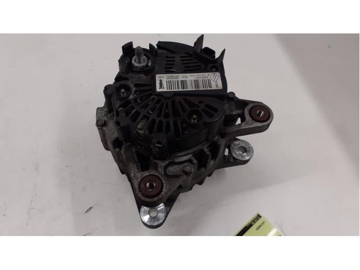 Gebruikte Dynamo Renault Twingo II (CN) 1.2 16V Prijs € 50,00 Margeregeling aangeboden door Autodemontage van de Laar