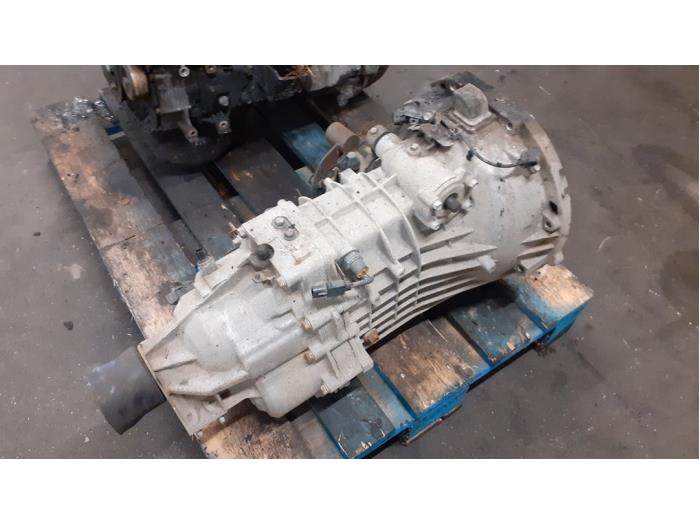 Gebruikte Versnellingsbak Hyundai H-300 2.5 CRDi Prijs € 450,00 Margeregeling aangeboden door Autodemontage van de Laar