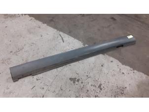 Gebruikte Zijskirt links Seat Altea (5P1) 2.0 FSI 16V Prijs € 60,00 Margeregeling aangeboden door Autodemontage van de Laar