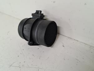 Gebruikte Luchtmassameter Volkswagen Touran (5T1) 2.0 TDI 110 Prijs € 50,00 Margeregeling aangeboden door Autodemontage van de Laar