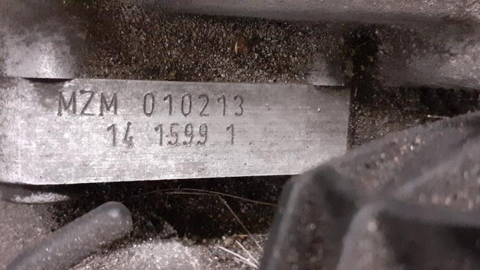 Versnellingsbak van een Audi A1 (8X1/8XK) 1.6 TDI 16V 2013