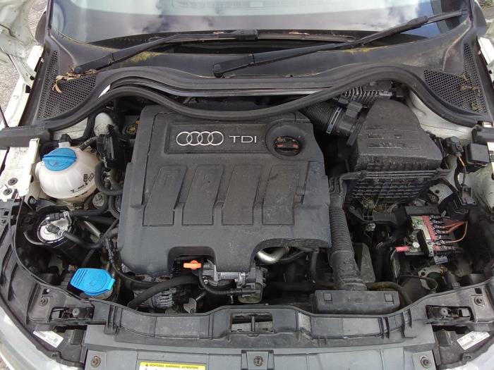 Versnellingsbak van een Audi A1 (8X1/8XK) 1.6 TDI 16V 2013