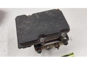 Gebruikte ABS Pomp Renault Clio II (BB/CB) 1.2 16V Prijs € 70,00 Margeregeling aangeboden door Autodemontage van de Laar