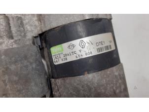 Gebruikte Startmotor Renault Clio II (BB/CB) 1.2 16V Prijs € 40,00 Margeregeling aangeboden door Autodemontage van de Laar