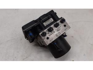 Gebruikte ABS Pomp Ford Mondeo III Prijs € 100,00 Margeregeling aangeboden door Autodemontage van de Laar