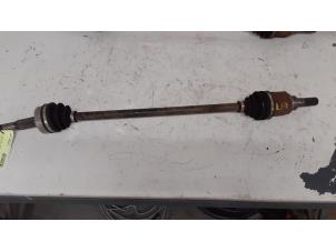 Gebruikte Steekas links-achter Renault Koleos I 2.0 dCi 16V Prijs € 100,00 Margeregeling aangeboden door Autodemontage van de Laar