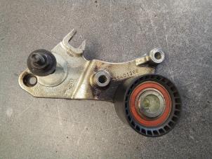 Gebruikte Spanrol Distributieriem Volvo V40 (MV) 2.0 D4 16V Prijs € 30,00 Margeregeling aangeboden door Autodemontage van de Laar