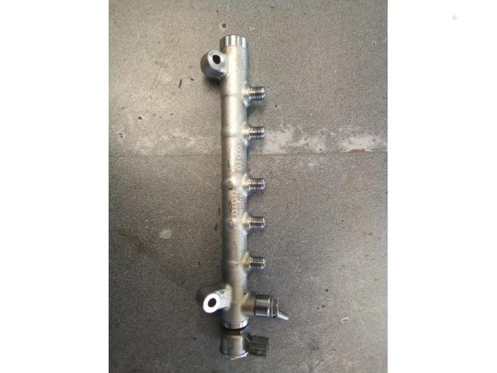 Gebruikte Common rail (Injectie) Volvo V40 (MV) 2.0 D4 16V Prijs € 100,00 Margeregeling aangeboden door Autodemontage van de Laar