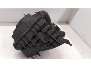 Gebruikte Luchtfilterhuis Ford Mondeo III Prijs € 60,00 Margeregeling aangeboden door Autodemontage van de Laar