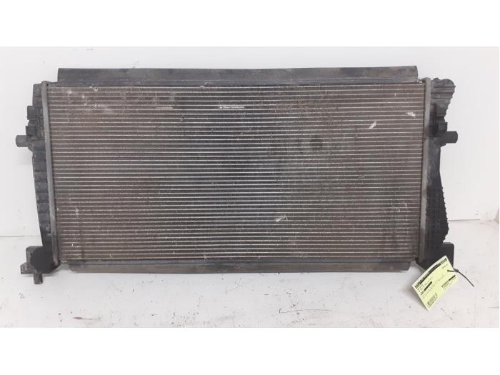 Gebruikte Radiateur Volkswagen Golf Sportsvan (AUVS) 1.2 TSI 16V BlueMOTION Prijs € 75,00 Margeregeling aangeboden door Autodemontage van de Laar