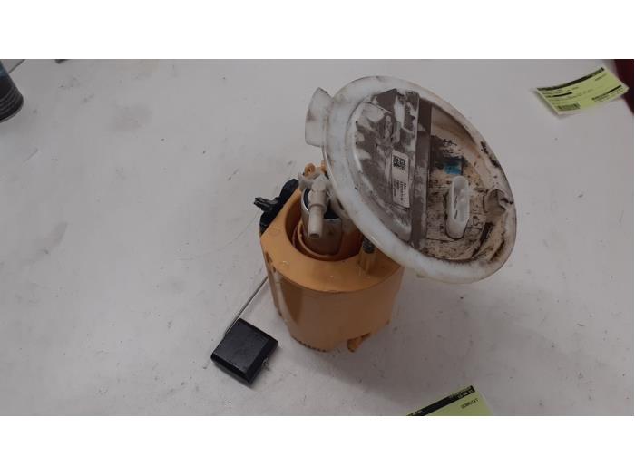 Gebruikte Tank element Pomp Mercedes E (W212) E-220 CDI 16V BlueEfficiency,BlueTEC Prijs € 100,00 Margeregeling aangeboden door Autodemontage van de Laar