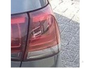 Gebruikte Achterlicht rechts Volkswagen Golf VII (AUA) 1.4 TSI 16V Prijs € 50,00 Margeregeling aangeboden door Autodemontage van de Laar