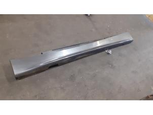 Gebruikte Sideskirt links BMW 1 serie (E87/87N) 116i 1.6 16V Prijs € 35,00 Margeregeling aangeboden door Autodemontage van de Laar