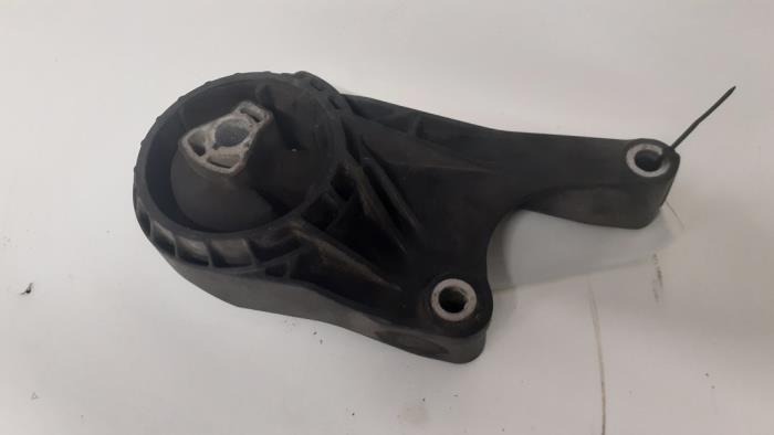 Gebruikte Versnellingsbak Steun Opel Astra J (PC6/PD6/PE6/PF6) 1.4 Turbo 16V Prijs € 50,00 Margeregeling aangeboden door Autodemontage van de Laar