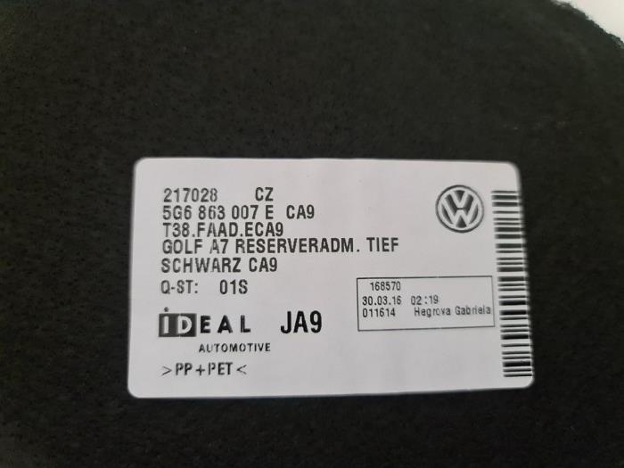 Bekleding bagageruimte van een Volkswagen Golf VII (AUA) 2.0 TDI 16V 2016