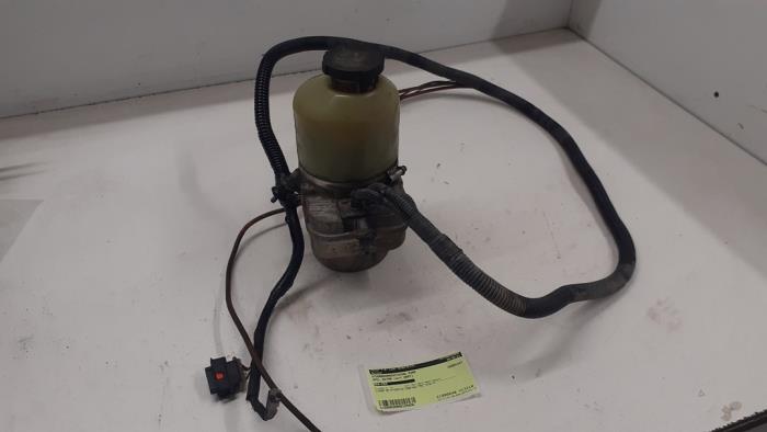 Gebruikte Servopomp Opel Astra H SW (L35) 1.6 16V Twinport Prijs € 75,00 Margeregeling aangeboden door Autodemontage van de Laar