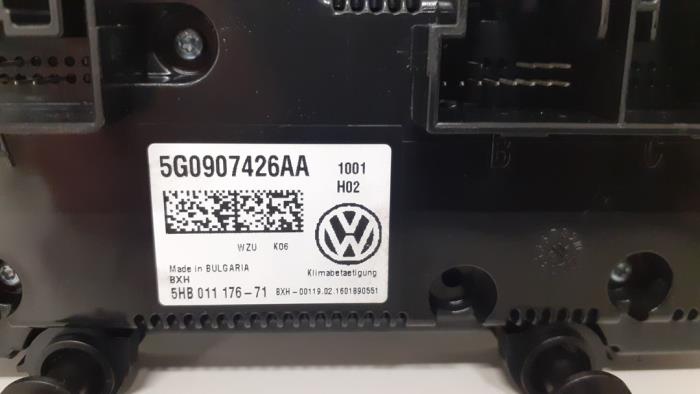 Kachel Bedieningspaneel van een Volkswagen Golf VII (AUA) 2.0 TDI 16V 2016