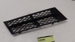 Gebruikte Grille BMW 5 serie Touring (F11) 535d xDrive 24V Prijs € 15,00 Margeregeling aangeboden door Autodemontage van de Laar