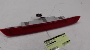 Gebruikte Extra Remlicht midden Renault Koleos Prijs € 40,00 Margeregeling aangeboden door Autodemontage van de Laar