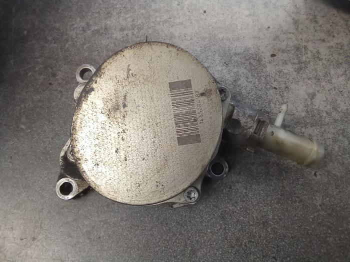 Gebruikte Vacuumpomp (Diesel) Renault Master III (EV/HV/UV/VA/VB/VD/VF/VG/VJ) 2.3 dCi 135 16V FWD Prijs € 70,00 Margeregeling aangeboden door Autodemontage van de Laar