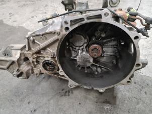 Gebruikte Versnellingsbak Dodge Caliber 2.0 CRD 16V Prijs € 500,00 Margeregeling aangeboden door Autodemontage van de Laar