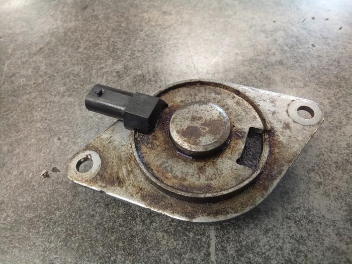 Gebruikte Sensor Nokkenas Opel Corsa D 1.2 16V Prijs € 30,00 Margeregeling aangeboden door Autodemontage van de Laar