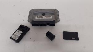 Gebruikte Computer Motormanagement Renault Scénic II (JM) 1.6 16V Prijs € 150,00 Margeregeling aangeboden door Autodemontage van de Laar