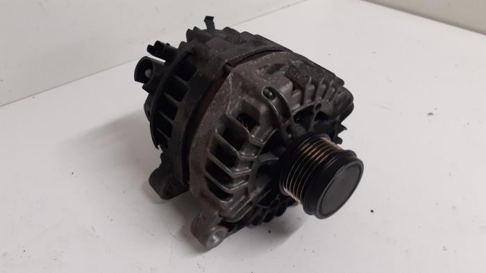 Dynamo van een Peugeot 308 SW (L4/L9/LC/LJ/LR) 1.6 BlueHDi 120 2015