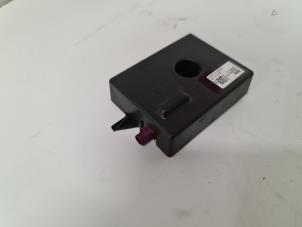 Gebruikte Antenne Versterker BMW X6 (F16) xDrive30d 3.0 24V Prijs € 25,00 Margeregeling aangeboden door Autodemontage van de Laar