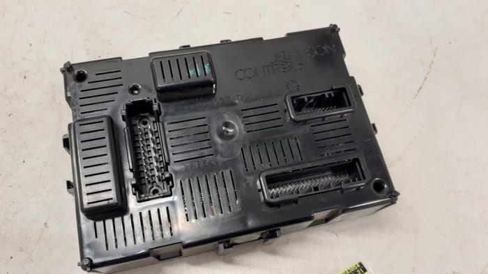 Gebruikte Computer Body Control Renault Clio III (BR/CR) 1.5 dCi 75 FAP Prijs € 70,00 Margeregeling aangeboden door Autodemontage van de Laar