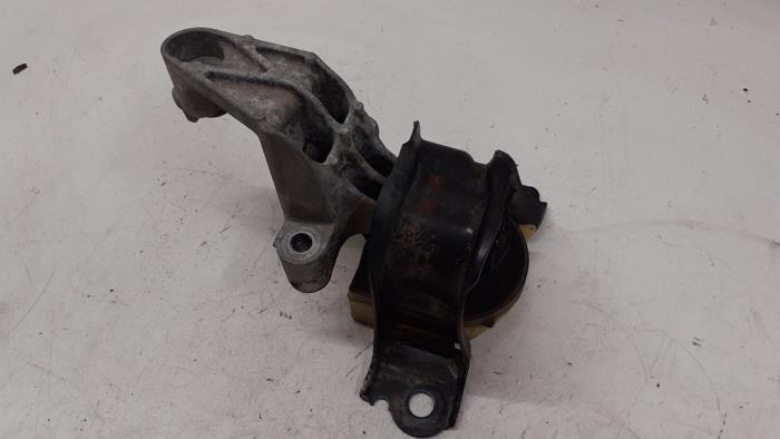 Gebruikte Motorsteun Renault Clio III (BR/CR) 1.5 dCi 75 FAP Prijs € 30,00 Margeregeling aangeboden door Autodemontage van de Laar