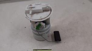 Gebruikte Benzinepomp Dacia Sandero II 1.0 Sce 75 12V Prijs € 80,00 Margeregeling aangeboden door Autodemontage van de Laar