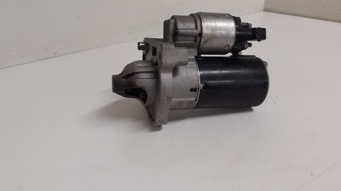 Startmotor van een Citroën C4 Picasso (3D/3E) 1.2 12V PureTech 130 2015