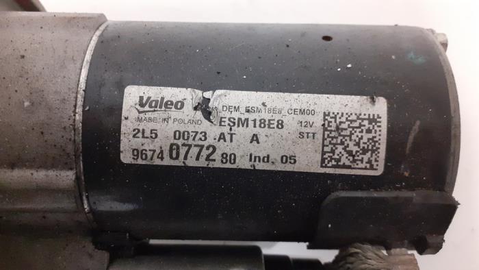 Startmotor van een Citroën C4 Picasso (3D/3E) 1.2 12V PureTech 130 2015