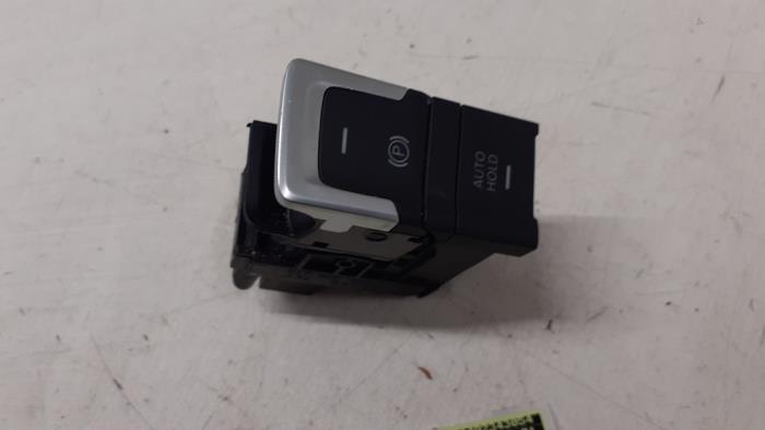 Gebruikte Handrem schakelaar Volkswagen Golf Sportsvan (AUVS) 1.6 TDI BlueMotion 16V Prijs € 25,00 Margeregeling aangeboden door Autodemontage van de Laar