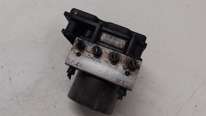 Gebruikte ABS Pomp Toyota Aygo (B10) 1.0 12V VVT-i Prijs € 40,00 Margeregeling aangeboden door Autodemontage van de Laar