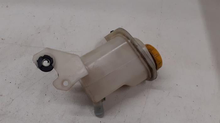Gebruikte Servo Oliereservoir Fiat Qubo 1.4 Prijs € 20,00 Margeregeling aangeboden door Autodemontage van de Laar