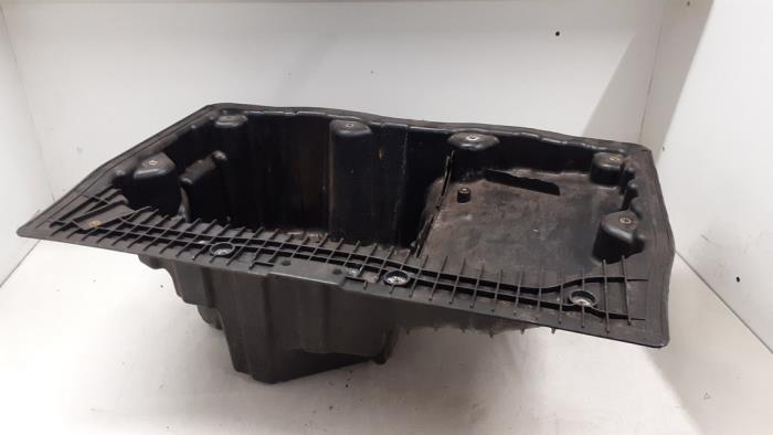 Gebruikte Opbergvak BMW 1 serie (E88) 118i 16V Prijs € 80,00 Margeregeling aangeboden door Autodemontage van de Laar