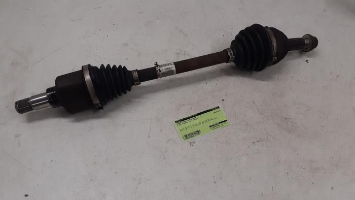 Gebruikte Aandrijfas links-voor Ford Fiesta 6 (JA8) 1.0 EcoBoost 12V 100 Van Prijs € 90,00 Margeregeling aangeboden door Autodemontage van de Laar