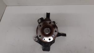 Gebruikte Fusee links-voor Renault Scénic III (JZ) 1.5 dCi 110 Prijs € 100,00 Margeregeling aangeboden door Autodemontage van de Laar