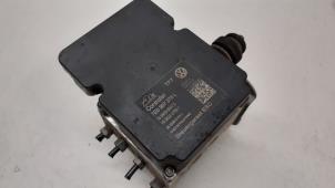 Gebruikte ABS Pomp Volkswagen Transporter T5 2.0 TDI DRF Prijs € 350,00 Margeregeling aangeboden door Autodemontage van de Laar