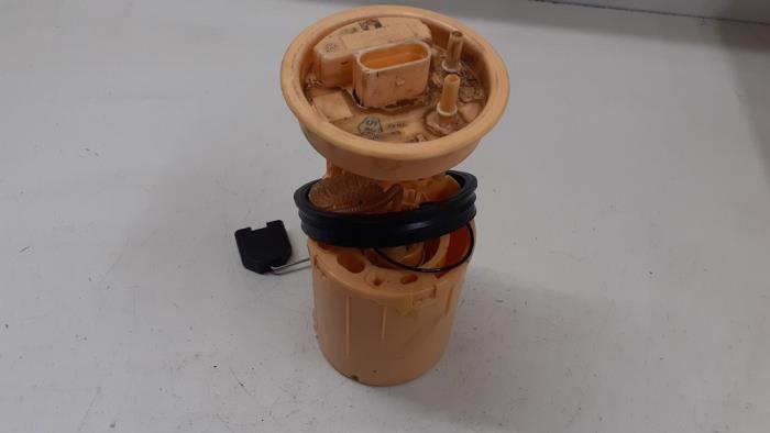Gebruikte Tank element Pomp Volkswagen Transporter T5 2.0 TDI DRF Prijs € 80,00 Margeregeling aangeboden door Autodemontage van de Laar